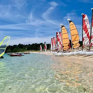 Vue Sur Le Port De Crouesty, à Pied , Arzon France
