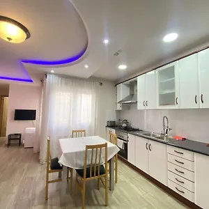 Entire New 20' From Barcelona , Sabadell Espagne